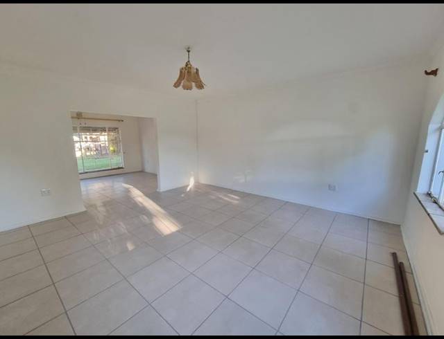3 BEDROOM PROPERTY TO RENT IN GOLF PARK